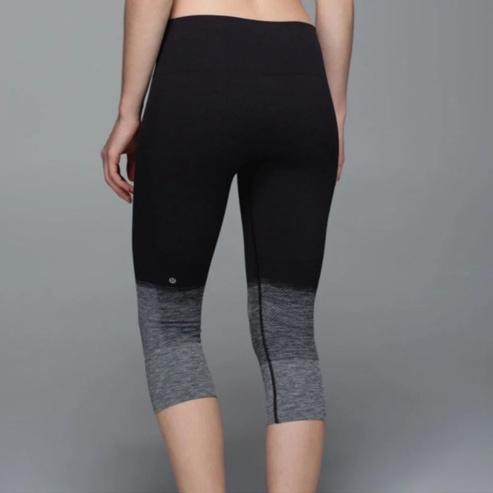 Lululemon Seamlessly Street Crop Heathered Black‎ Size 8 Activewear Yoga Active